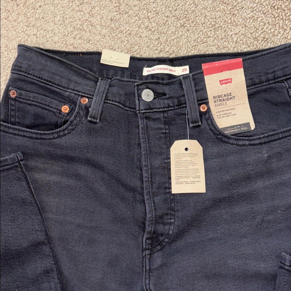 Levi’s Women's Ribcage Straight Ankle Jeans - Picture 5 of 6